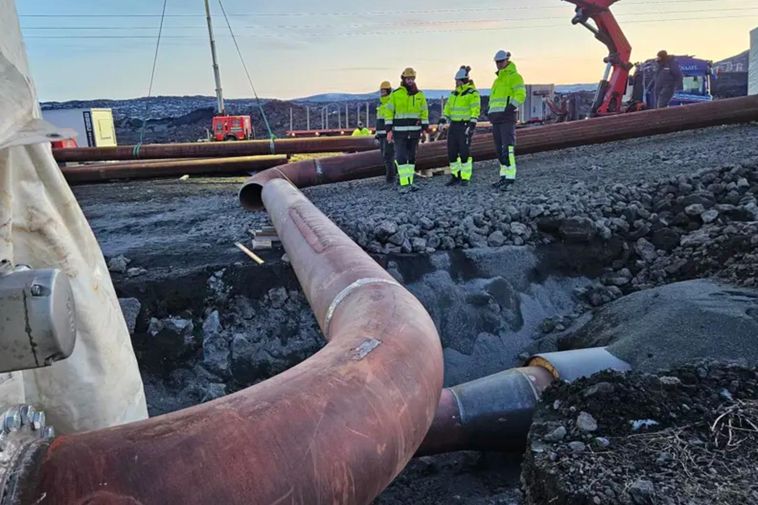 Terminer la construction de la route sur la lave