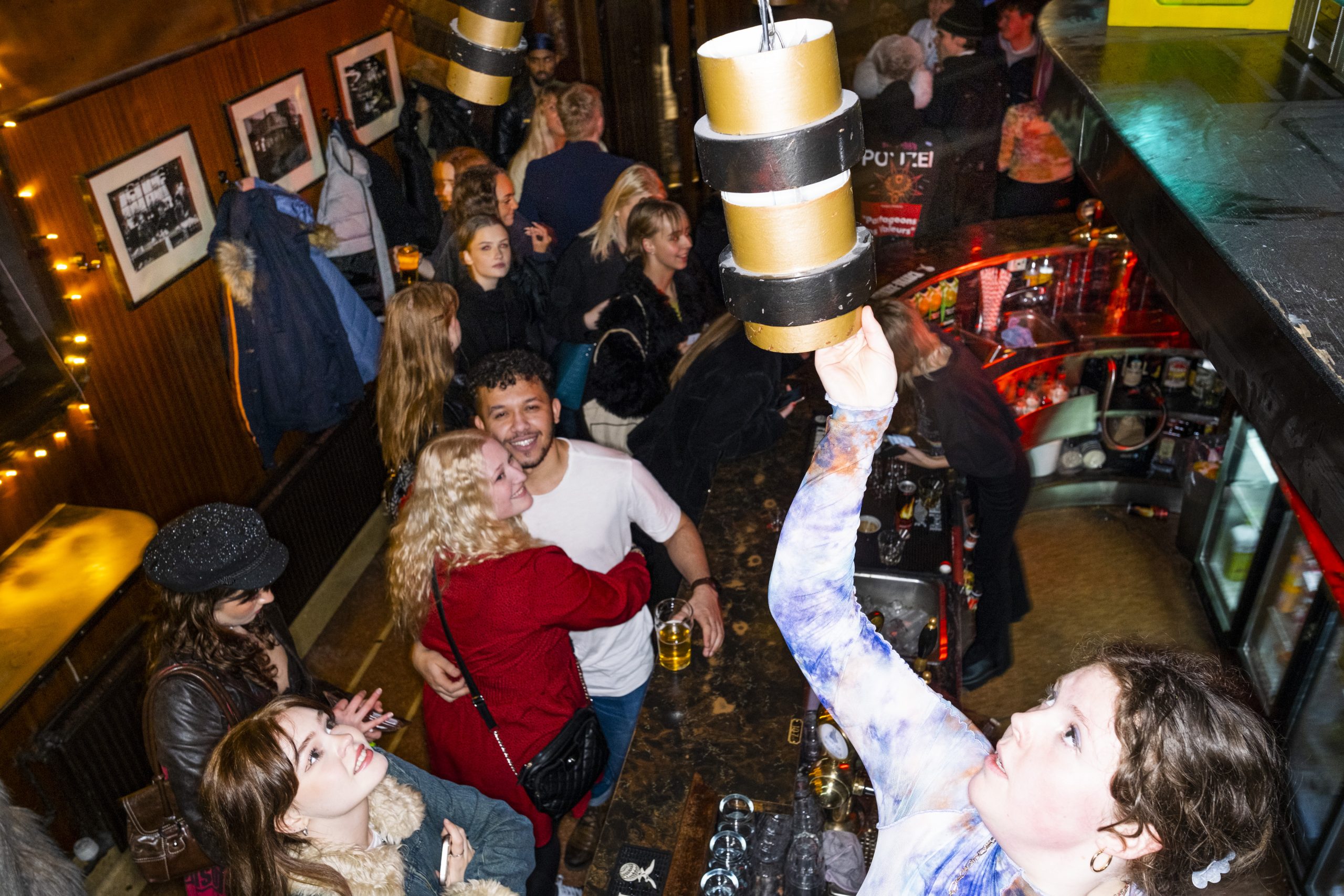 Les gens font la fête à Reykjavík Islande