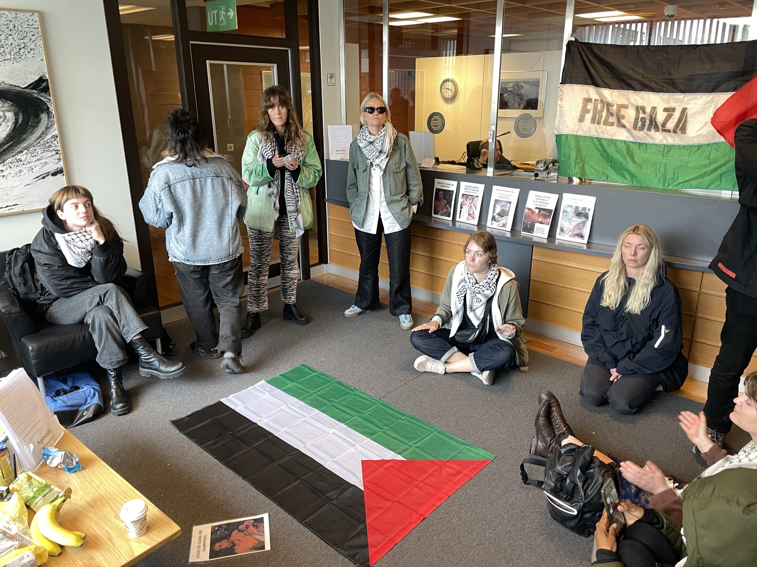 Sit-In de soutien à la Palestine au ministère islandais des Affaires étrangères