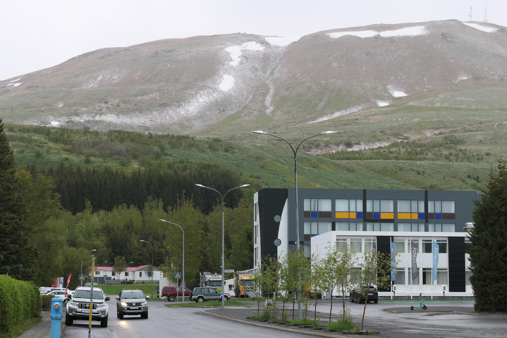 Les montagnes de Skjálfandi deviennent grises comme on peut le voir…
