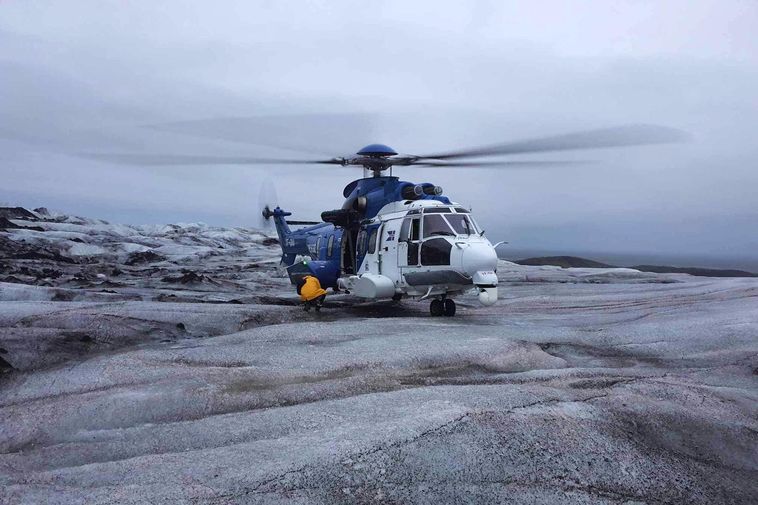 Un groupe de touristes secourus sur le glacier Svínafellsjökull