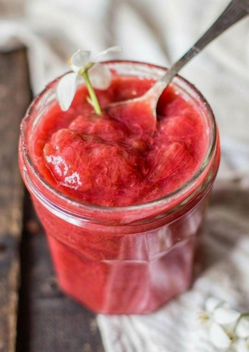 La confiture de rhubarbe est un incontournable islandais et se marie très bien…