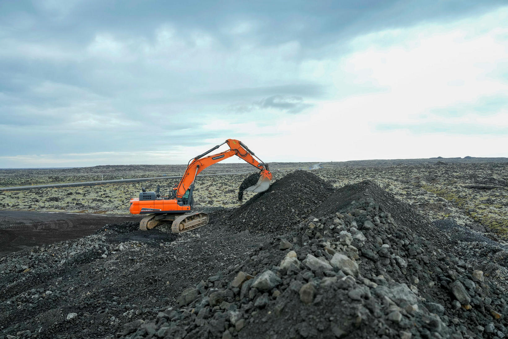 Des machines lourdes comme des excavatrices et des bulldozers sont utilisées pour…
