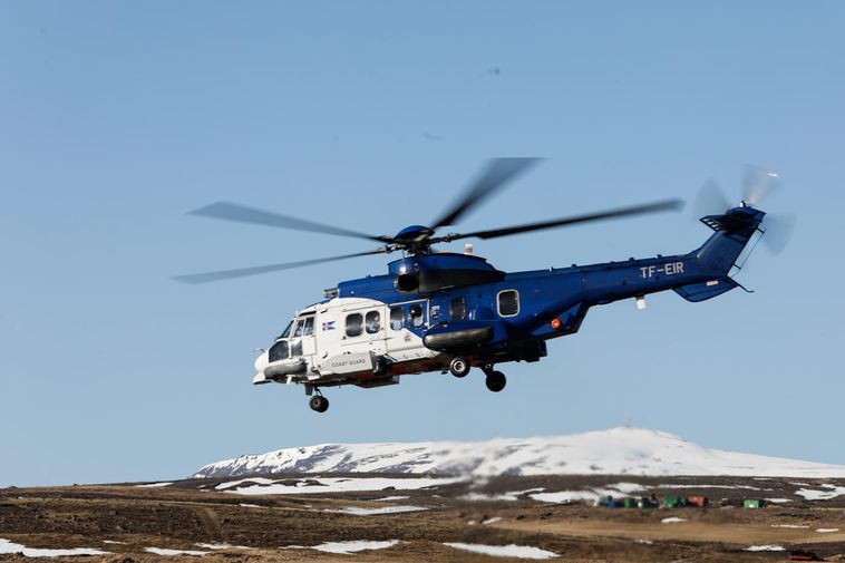 Recherche d'un randonneur sur le glacier Skálafellsjökull