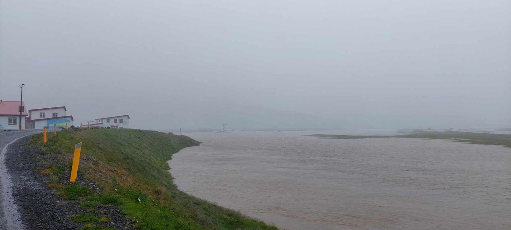 Les champs des fermes Grund et Kverná.