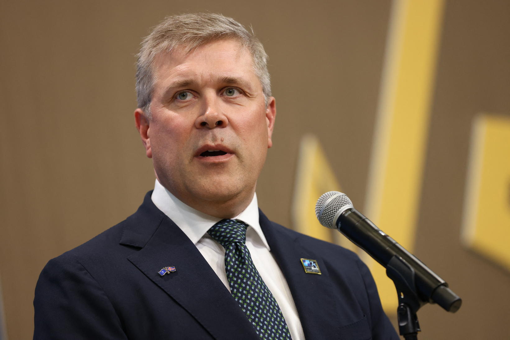 Bjarni Benediktsson s'est adressé hier à la presse au siège de l'OTAN...