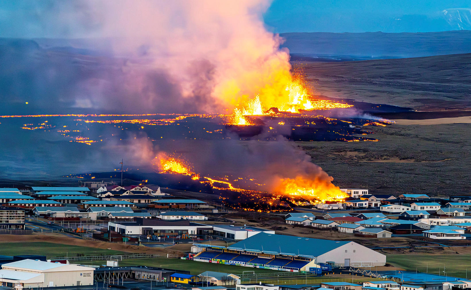 De la lave s'est déversée dans la partie nord de Grindavík en janvier dernier.