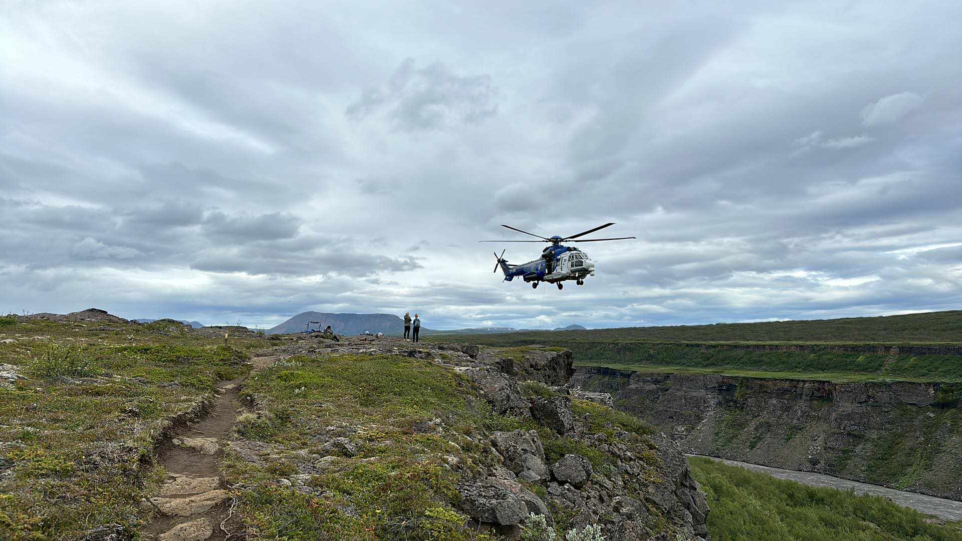 iceland budget airline play