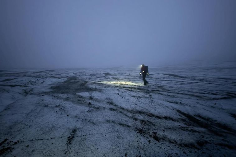 Recherche de voyageurs disparus dans une crevasse