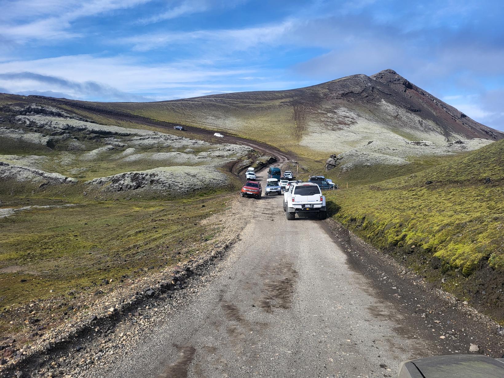 Il y a beaucoup de trafic autour de Fjallabak au nord et …