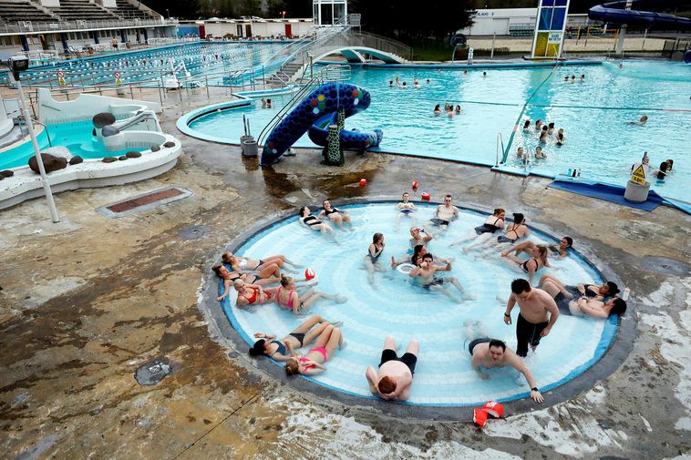 Trois fois plus de clients à la piscine de Laugardalslaug ce matin