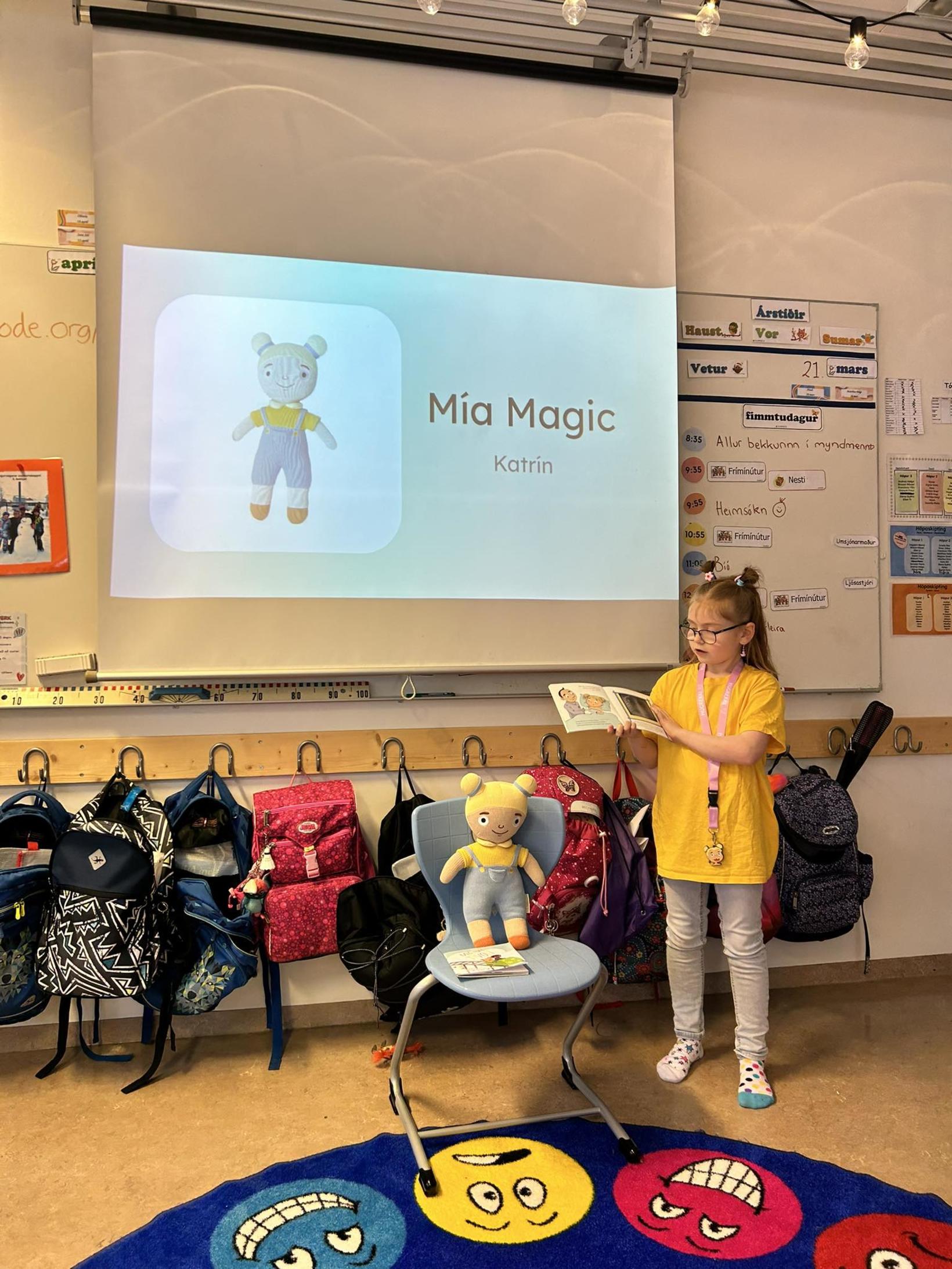 Katrín Una a fait une présentation sur Mia Magic pour son …