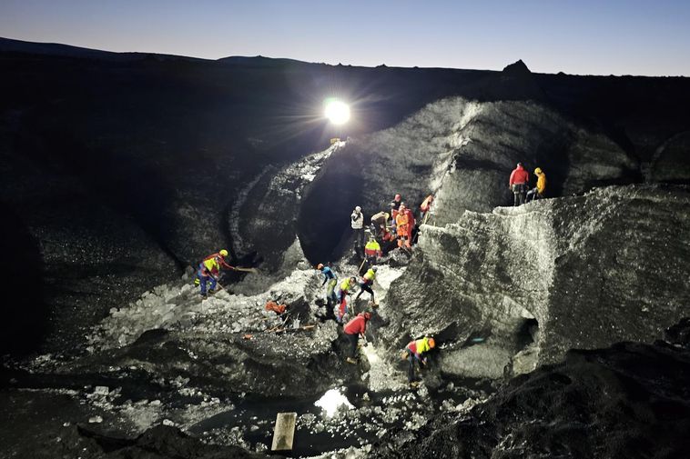 Les recherches ont été interrompues : personne sous la glace