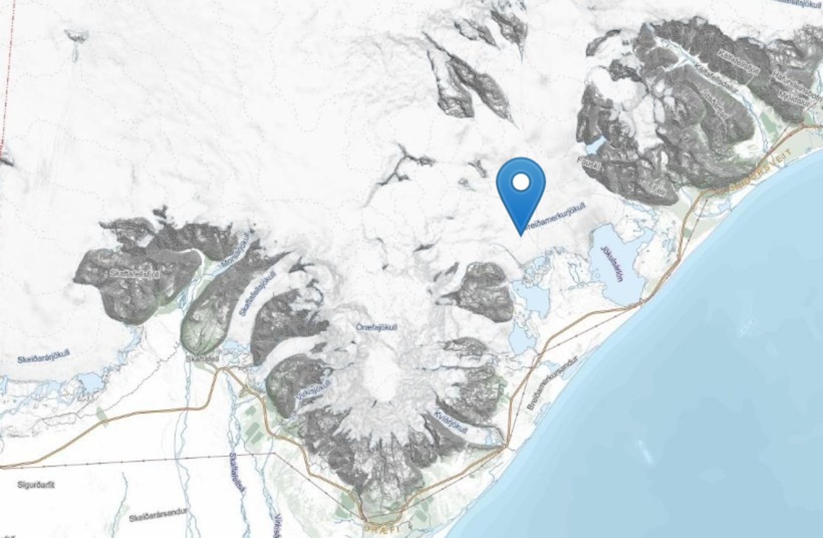 Le glacier Breiðamerkurjökull se trouve en dessous des glaciers Vatnajökull et Öræfajökull…