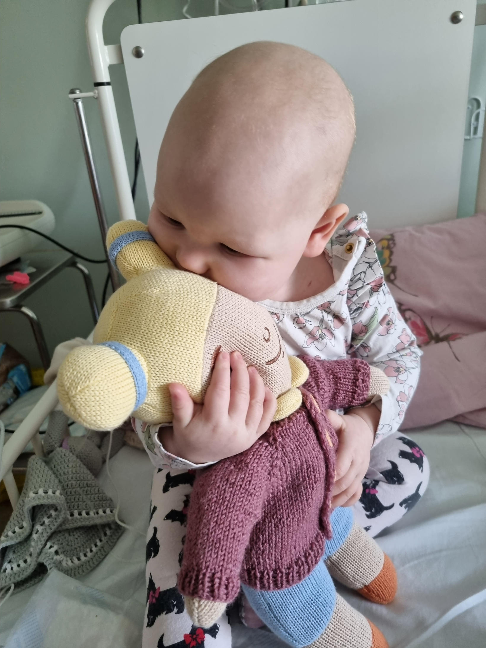 Selon Sigmundsdóttir, Elvíra María l’a à peine lâchée…