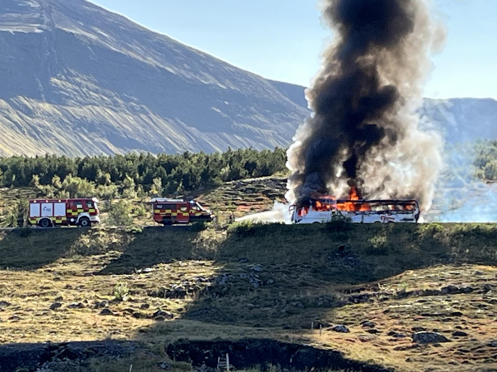 Tous les pompiers ont été appelés sur les lieux aujourd'hui.