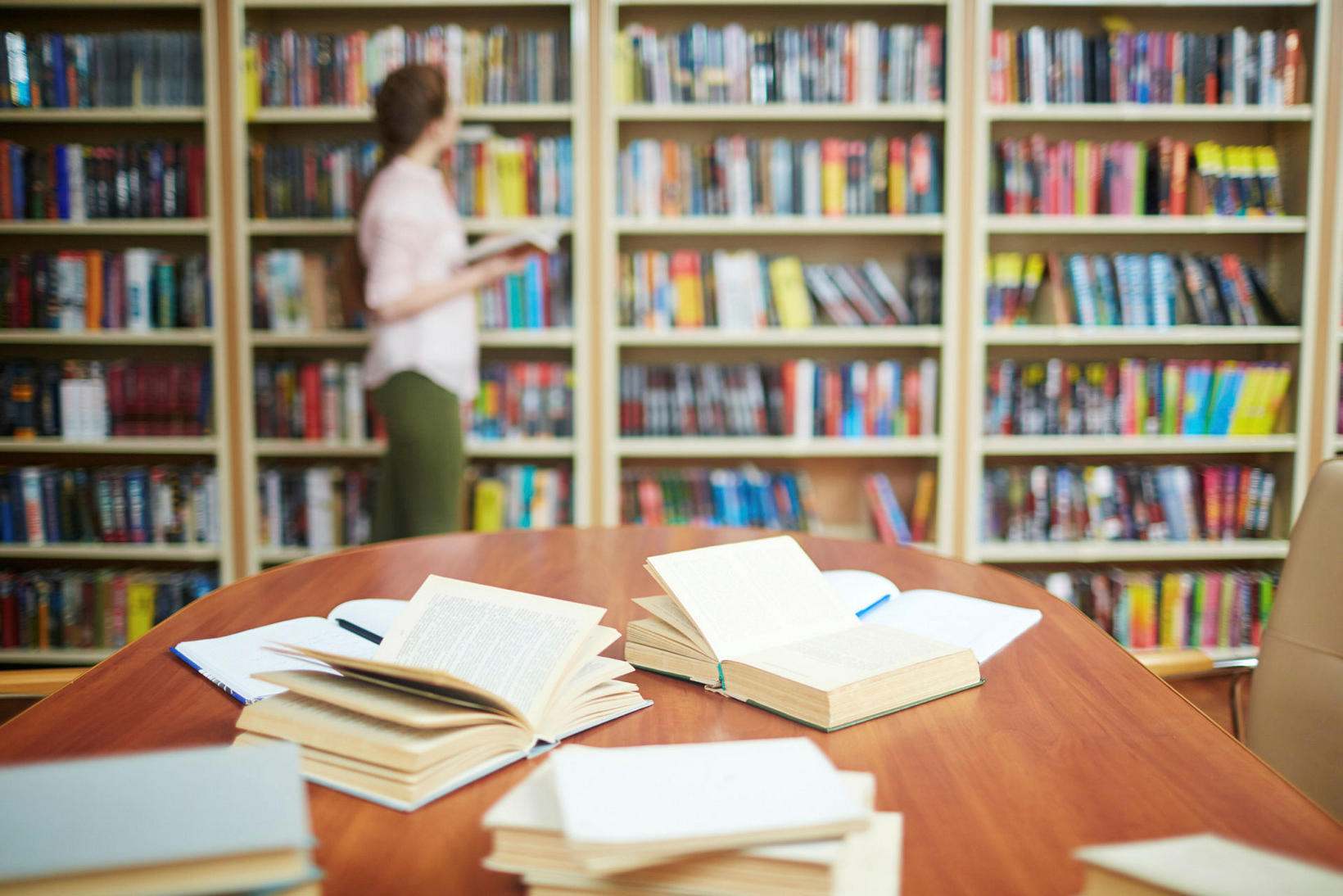 Les romans sont le matériel de lecture le plus populaire.
