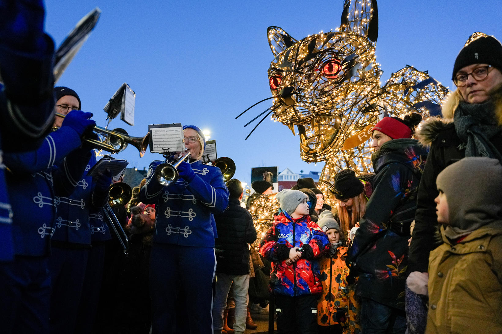 Le chat de Noël à Austurvöllur.