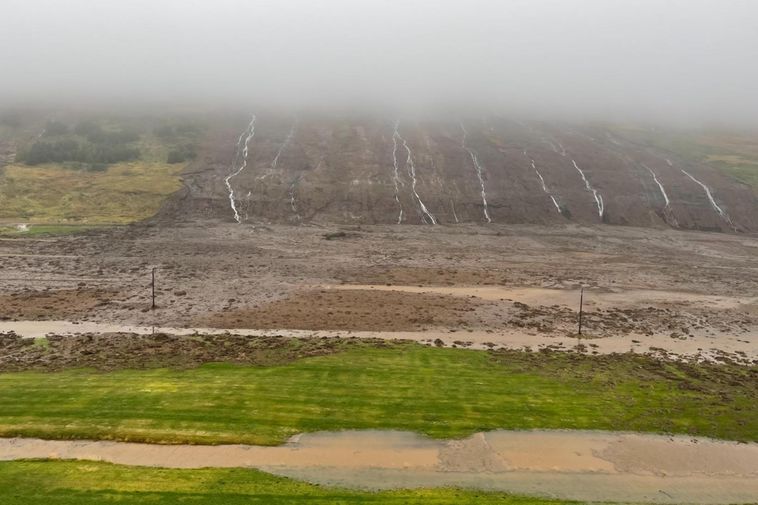 Risque accru de glissements de terrain et de chutes de pierres à l’ouest