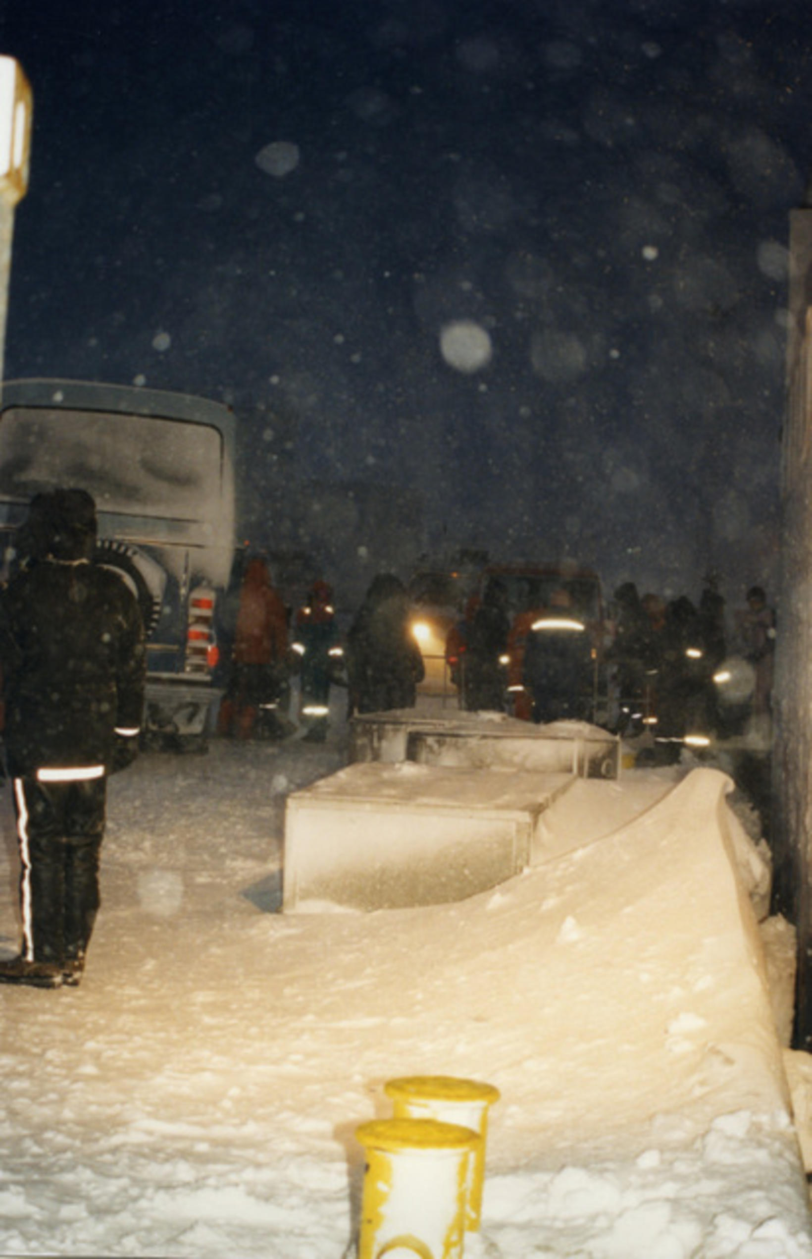 Un certain chaos s'est ensuivi lorsque les secours sont arrivés sur les lieux.