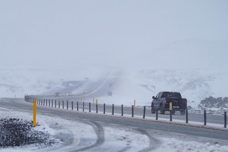 Avertissement : du verglas peut se former sur les routes mouillées