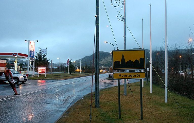 Le temps chaud entraîne des conditions humides et glissantes dans toute l’Islande