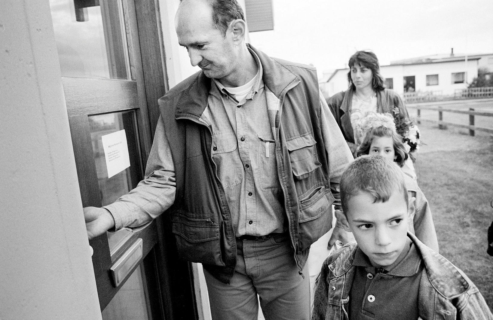 La famille arrive à leur domicile à Blönduós en juin…