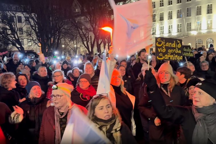 VIDÉO: Les protestations des enseignants entendus au Parlement