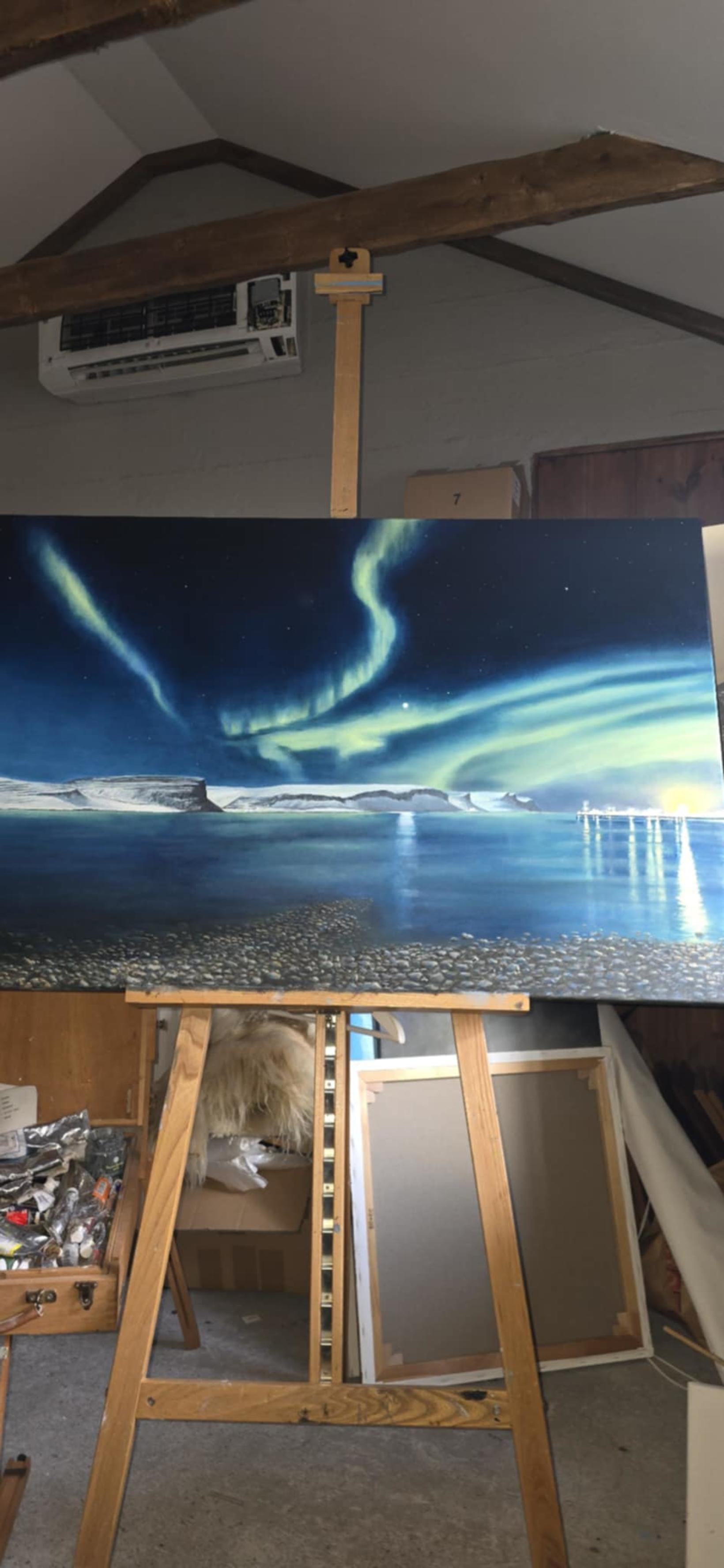 Une peinture finie de Patreksfjörður et des Northern Lights était…