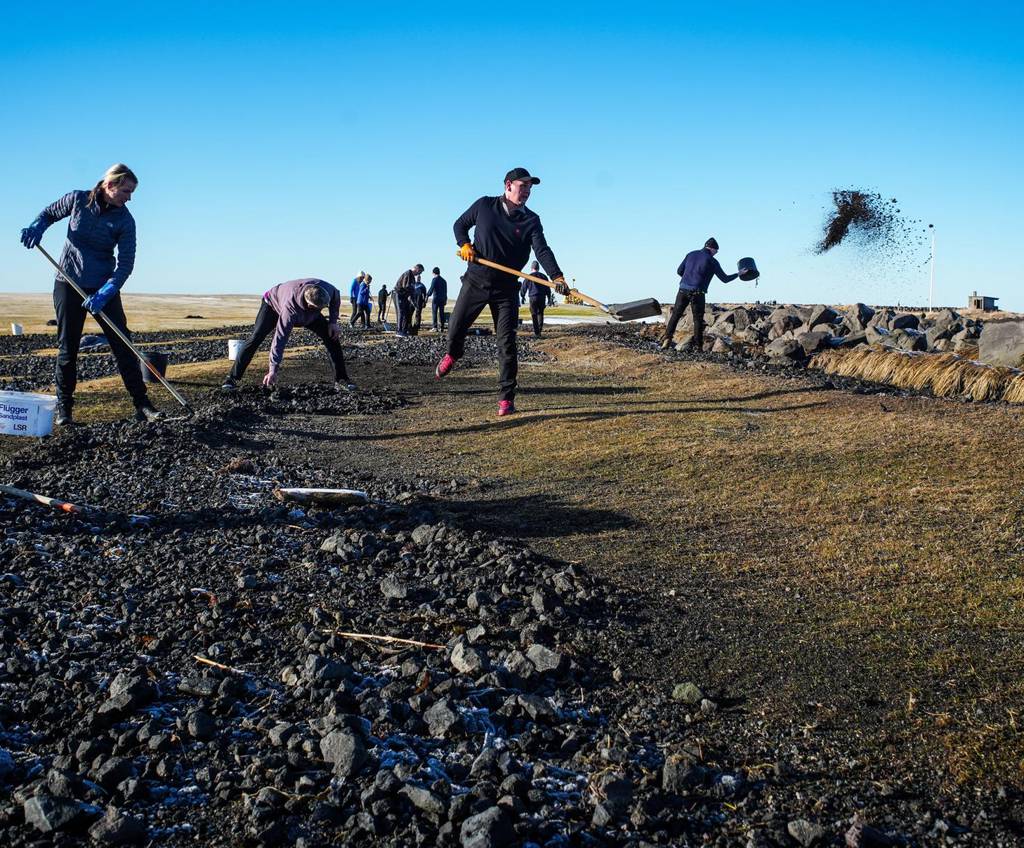 Seltjarnarnes travaillait sur le nettoyage du terrain de golf ce week-end.