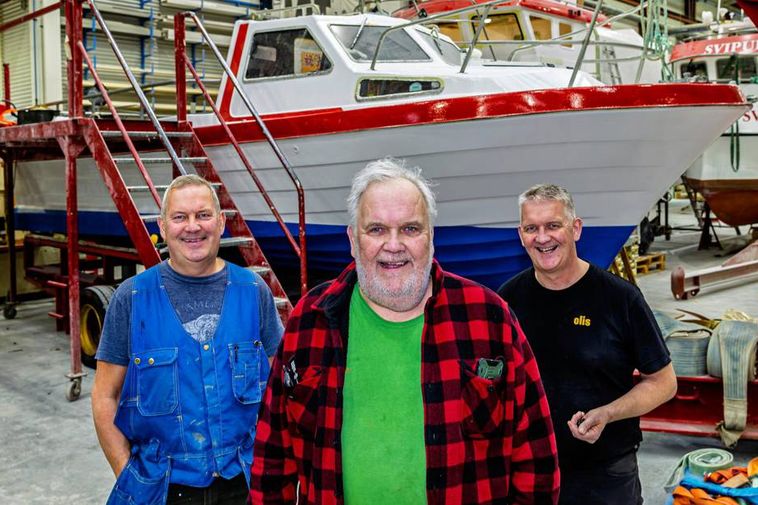Du cockpit à la littoral: l'ancien pilote se transforme à la pêche à Grindavík