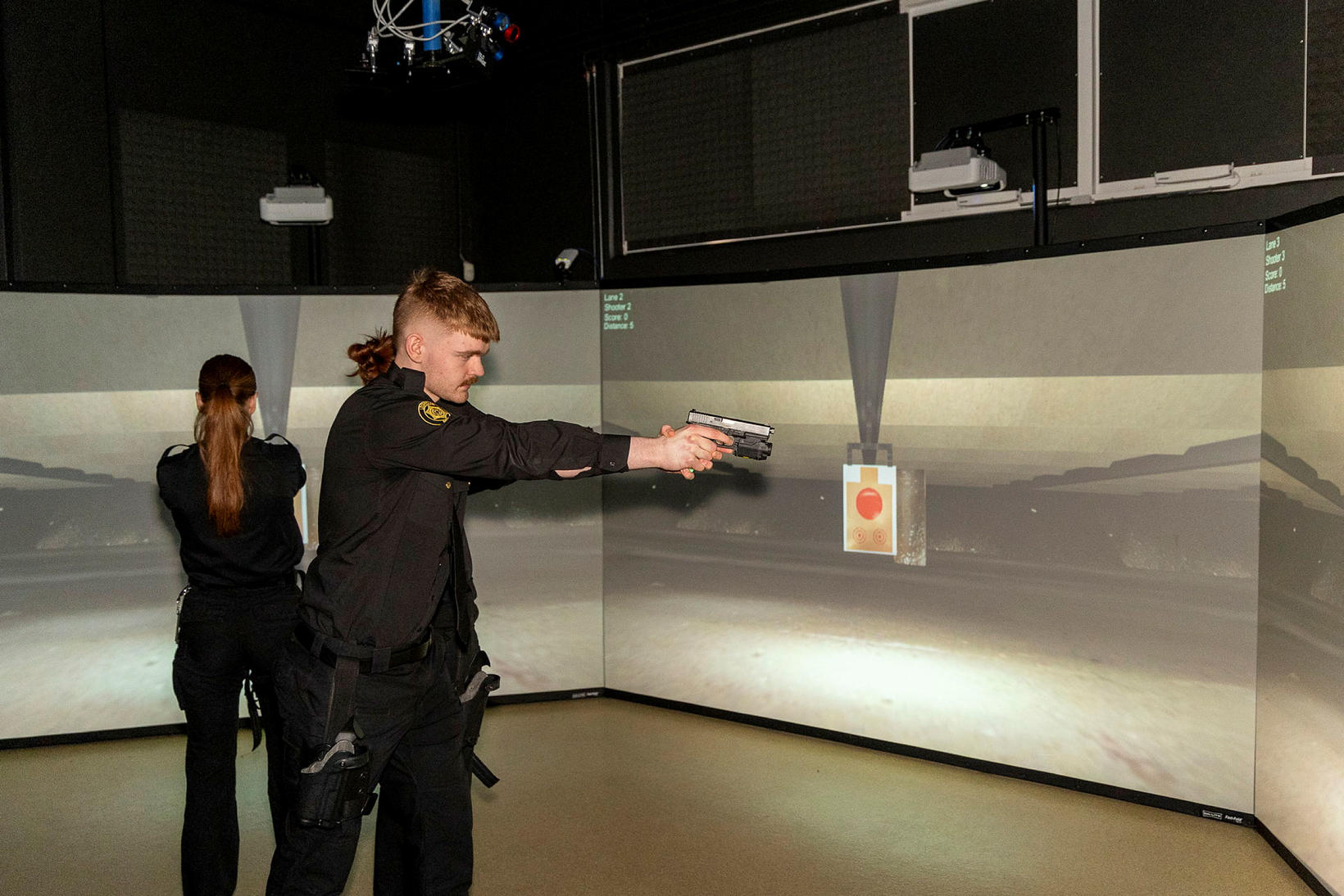Le Centre d'éducation a un simulateur d'usage de force impressionnant. Science de la police…