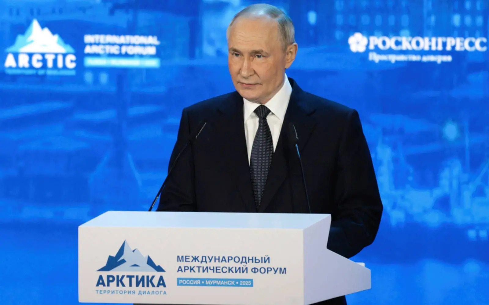 Poutine fait allusion à l'intérêt américain pour l'Islande et le Groenland, explique l'ancien ministre