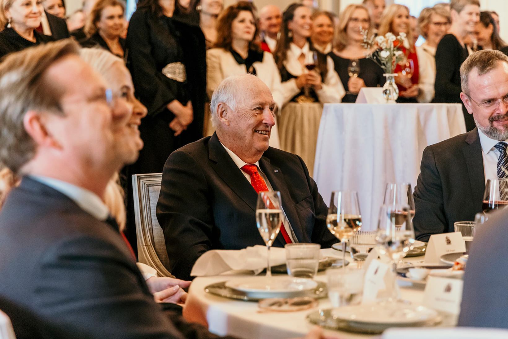 Le roi Harald de Norvège a passé un merveilleux moment au…