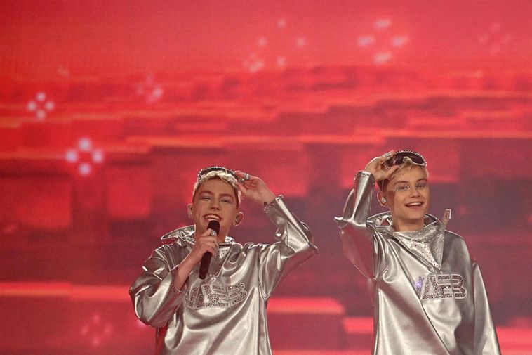 L'Islande avance vers la finale de l'Eurovision: Væb défie les chances