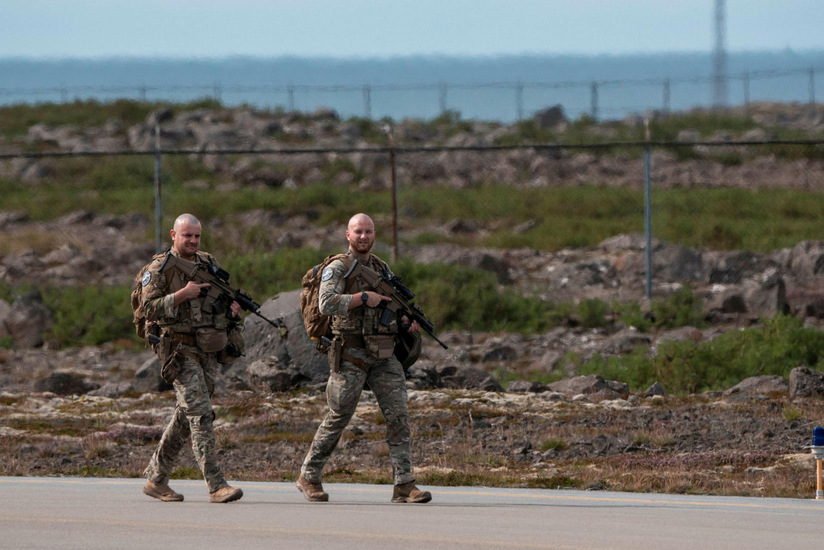Les membres de l'Air Force espagnole traversent le sécurisé…