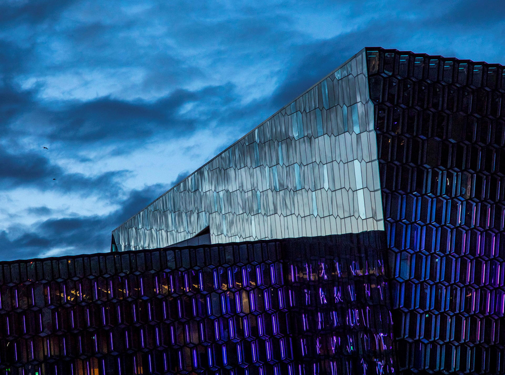 Environ 650 emplois peuvent être liés de diverses manières à…