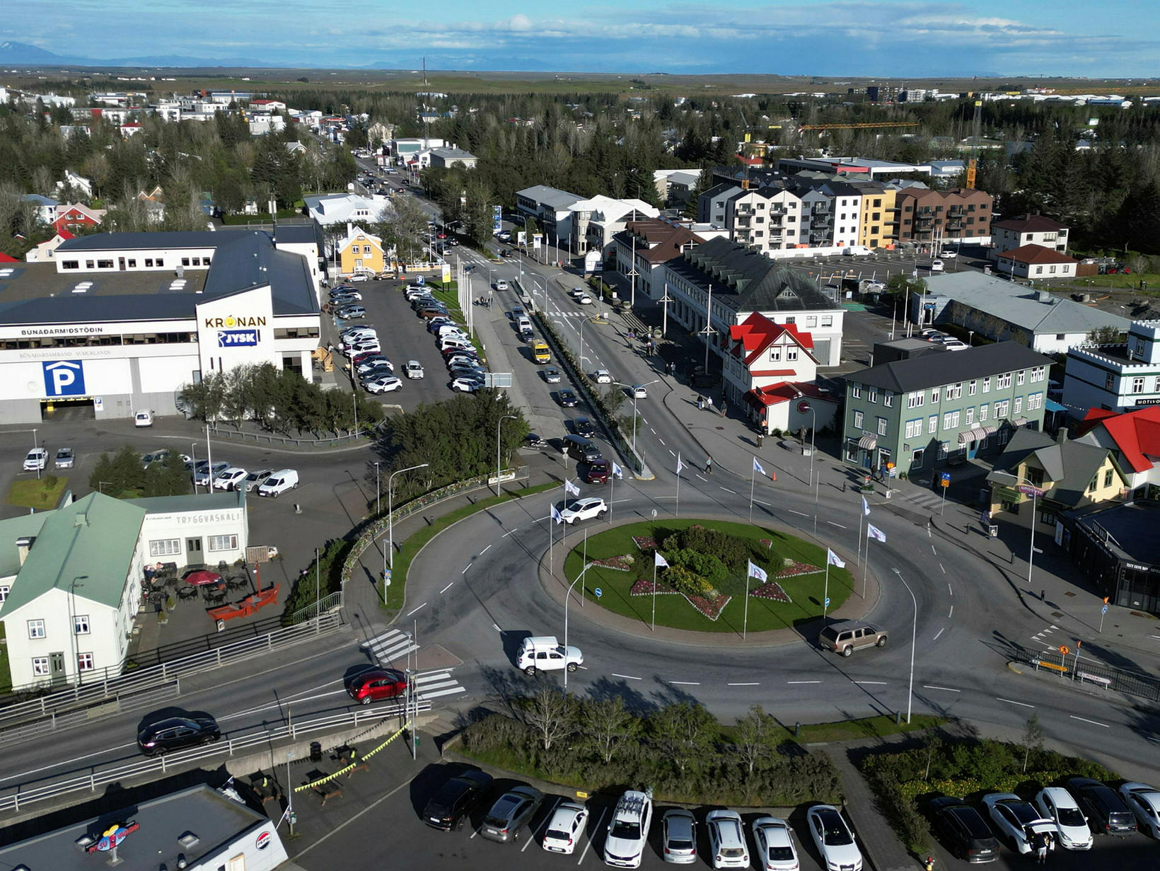 La femme a été dirigée vers le poste de police de Selfoss, où…