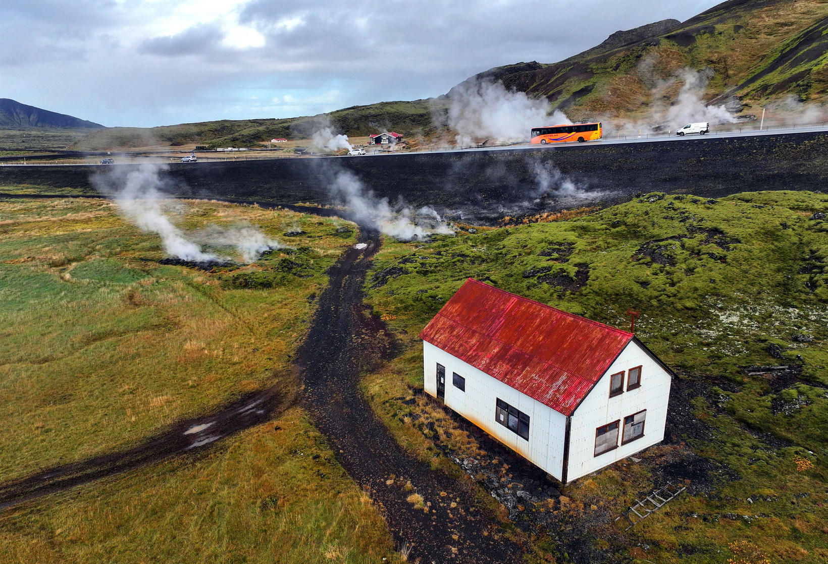 Reykjavík Energy affirme que les experts surveillent la région près de Hveradalir…