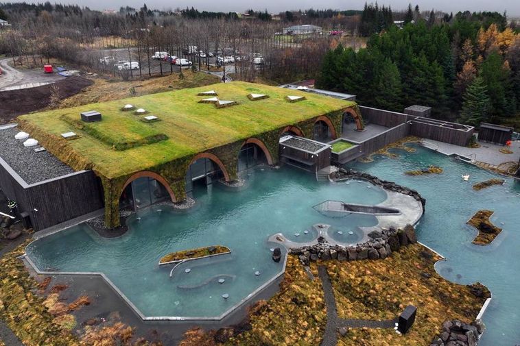 Une lagune géothermique de mille mètres carrés inaugurée aujourd'hui