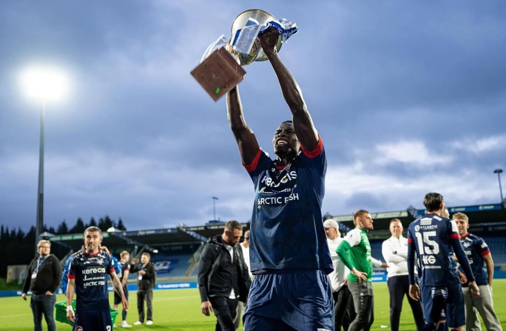 Fall a connu à la fois des triomphes et des défis avec Vestri.