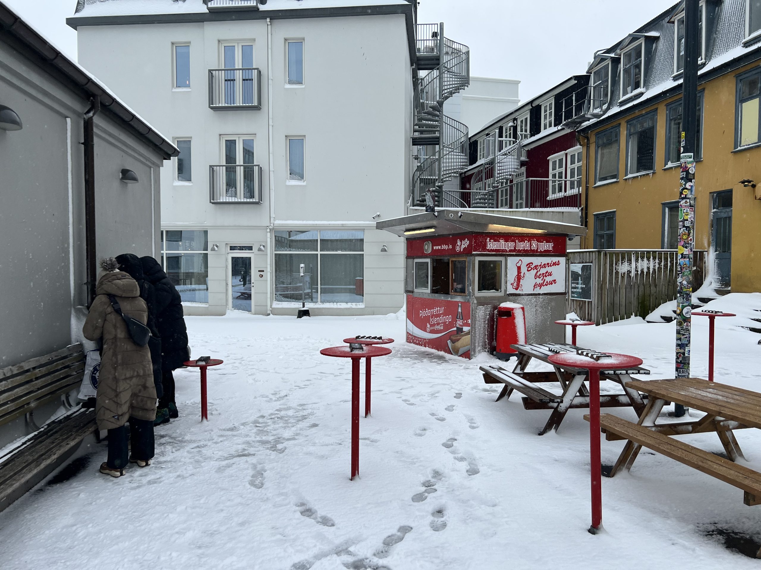 Les fermetures d'écoles suggèrent une alternative locale à l'indice Waffle House