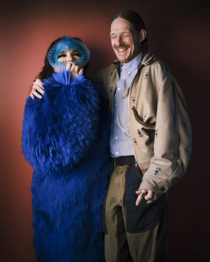 Björk crée des espaces pour l’espoir – The Reykjavík Grapevine
