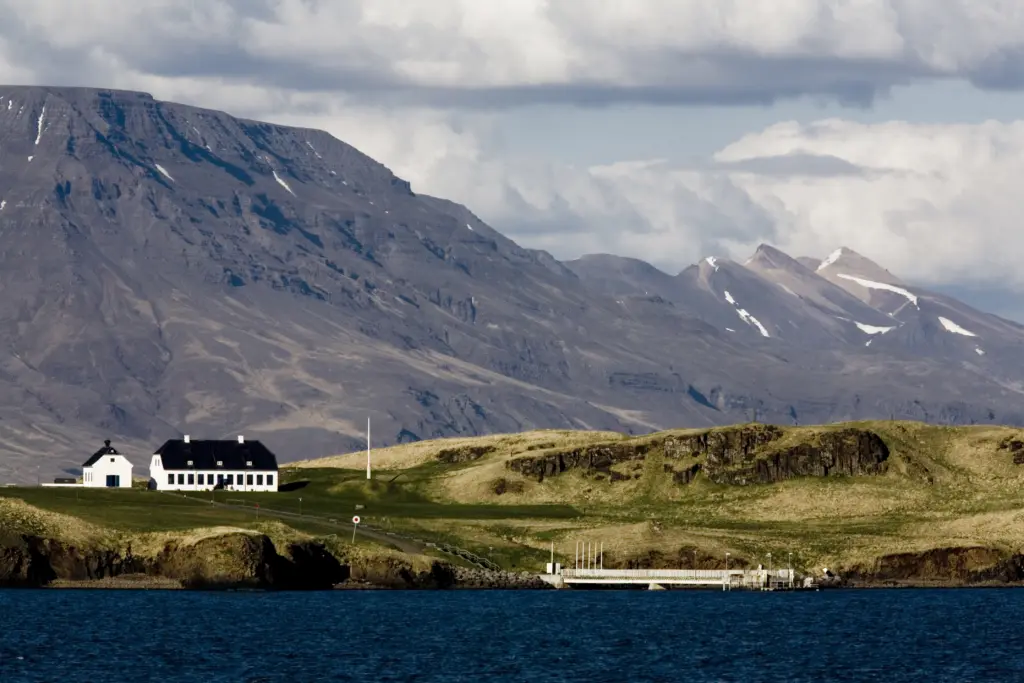 Mille ans d’histoire cachée à Viðey – La vigne de Reykjavík
